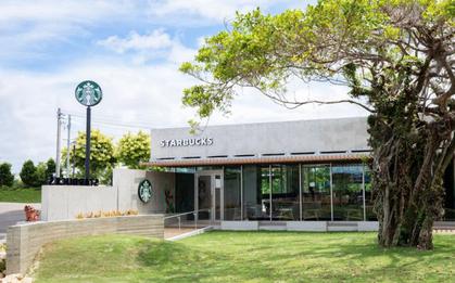 Starbucks phát chiếu cho khách ngồi: Chiêu giữ chân khách hay để đỡ "tốn ghế"?