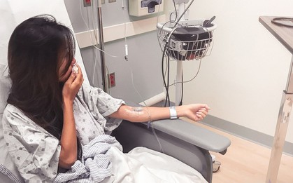 Cô gái ngoài 20 tuổi ung thư dạ dày vì kiểu uống nước ai cũng tưởng tốt cho sức khỏe: "Tôi hối hận lắm"