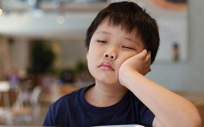 Con có 2 dấu hiệu này, cha mẹ hết sức cẩn thận: Lớn lên chúng dễ sống thụ động và thất bại trong cuộc sống!