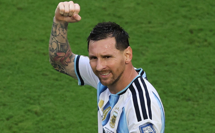 Đỉnh miễn bàn! Messi dứt điểm tuyệt đẹp xé lưới thủ môn Vozinha, mở rộng chuỗi kỉ lục, vươn lên dẫn đầu Chiếc giày vàng World Cup 2026