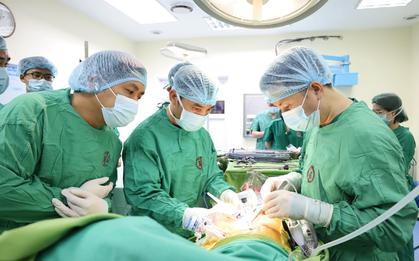 Cha 60 tuổi hiến thận cứu con trai
