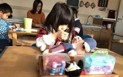 Nếu trẻ thường xuyên có 3 hành động nhỏ này, chứng tỏ con đã bắt đầu tự ti, cha mẹ đừng chủ quan bỏ qua