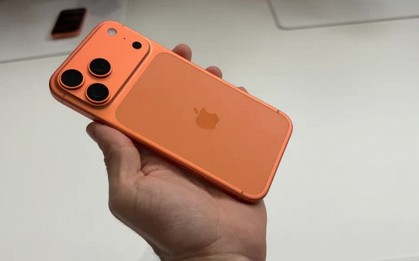 Một chiếc iPhone 17 Pro Max màu Cam Vũ Trụ bị "chôn" 250 năm