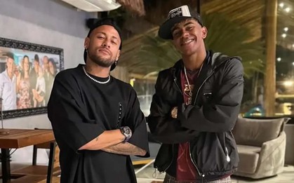 Lamine Yamal lé hộ trải nghiệm "để đời" ở biệt thự nhà Neymar: Vừa bước vào cửa đã bị thần tượng "lôi" đi làm ngay một việc!