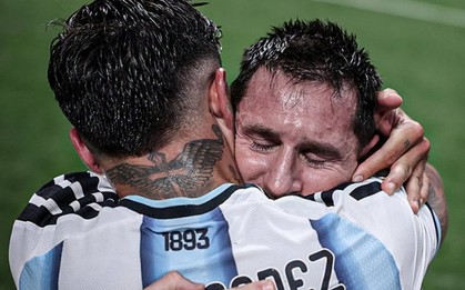 Cái ôm đầy cảm xúc của Messi và Enzo