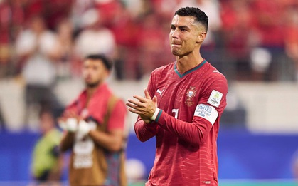 Vì sao Ronaldo luôn mặc áo dài tay trên sân: Siêu sao tuyển Bồ Đào Nha không cảm thấy nóng sao?