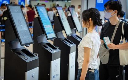 Nội Bài triển khai kiosk mới, xác thực hành khách trong khoảng 10 giây