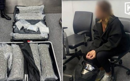 Nữ du khách 21 tuổi bị bắt tại sân bay quốc tế Phuket vì giấu 31,7 kg cần sa trong 2 vali hành lý