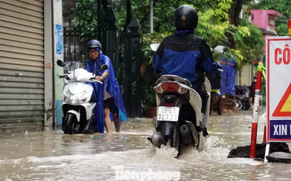 Mưa lớn kéo dài, gần 80 tuyến phố trung tâm Hải Phòng ngập sâu