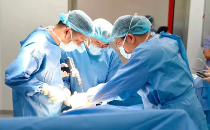 Ca mổ đầu tiên sau lễ khai trương hoạt động Bệnh viện Việt Đức cơ sở Ninh Bình