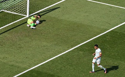 Trọng tài Argentina bị chỉ trích dữ dội vì "tra tấn tâm lý" khiến Mbappe sút hỏng phạt đền