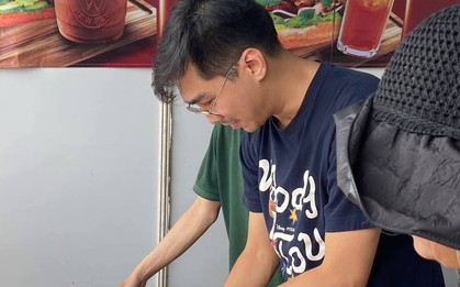 Người nổi tiếng mở chuỗi bánh mì, giặt ủi ở TP.HCM, Hà Nội: Từng trắng tay bán xe máy trả nợ, cưới vợ về vẫn ở nhà thuê