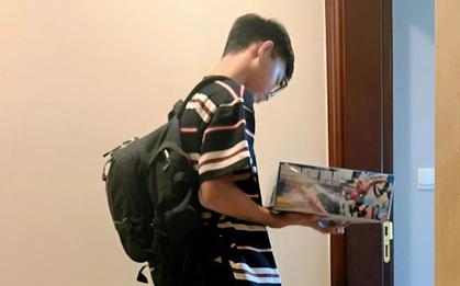 Con trai cao 1m83 khiến bố bất lực đến mức muốn "xét nghiệm ADN" - Vì sao nhiều trẻ lớn lên mà không biết thương cha mẹ?