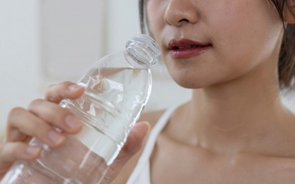 Uống 3.000ml nước trong vòng 2 giờ, người phụ nữ 33 tuổi bị phù não