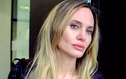 Phản ứng của Angelina Jolie về Brad Pitt