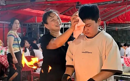Bức ảnh khiến các bậc phụ huynh phải thốt lên: Có được đứa con như này quý hơn "vàng mười"!
