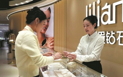 Một huyện nghèo của Trung Quốc sản xuất kim cương cho cả thế giới: Viên 1 carat giá 3,5 triệu đồng chỉ mất 7 ngày sản xuất