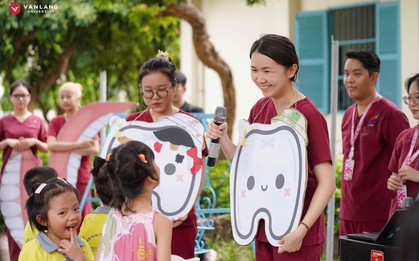 Nữ thủ khoa Văn Lang và hành trình phía sau những nụ cười