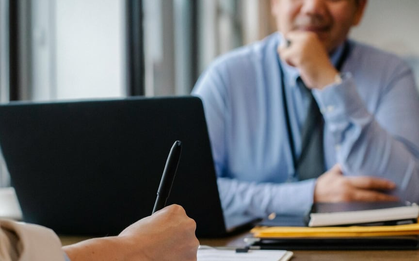 Ứng viên độc thoại trong buổi phỏng vấn, nói gì mà CEO nghe xong “bắt” đi làm luôn?