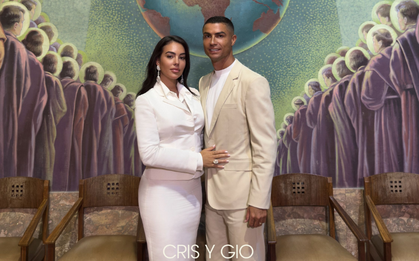 Ảnh cưới nét căng bên trong hôn lễ của vợ chồng Ronaldo chính thức được hé lộ