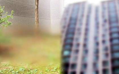 Bé trai 6 tuổi mất tích khi mẹ đang ngủ được phát hiện tử vong tại bồn hoa chung cư, nghi rơi xuống từ cửa sổ