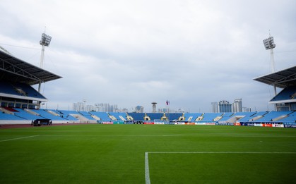 Cận cảnh mặt cỏ sân Mỹ Đình xanh mướt, cực đẹp trước trận ĐT Việt Nam vs Malaysia tranh vé vào chung kết ASEAN Cup