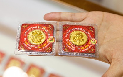 Giá vàng hôm nay 21/8: Tiếp tục ở ngưỡng cao