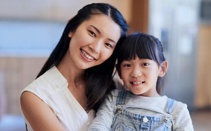 Những người mẹ càng biết “buông tay” đúng lúc, con lớn lên càng tự lập, cha mẹ càng yên tâm