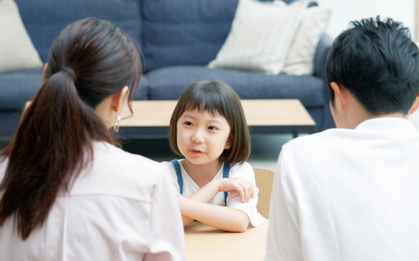 Hãy dạy con "3 không can thiệp, 4 không tiết lộ, 5 không giúp đỡ": Cuộc đời sẽ bớt rất nhiều rắc rối nhờ biết bộ quy tắc này!