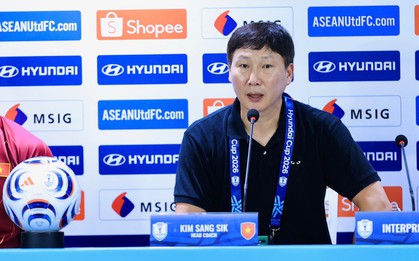 HLV Kim Sang-sik: "Tôi sẽ nhảy cùng Đình Bắc nếu cậu ấy ghi bàn"