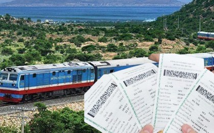 Vé sát ngày đội tới 65%, đường sắt tăng thêm 37 chuyến: Giá vé dịp 2/9 biến động ra sao?