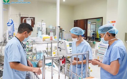 Bệnh viện Nhi Trung ương cấp cứu bé 21 tháng tuổi chấn thương sọ não nặng do vặn tay ga xe máy điện
