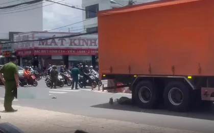Va chạm với xe tải, hai người tử vong tại chỗ