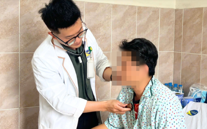 Sốt 40 độ sau chuyến du lịch, người đàn ông 34 tuổi ho ra máu, nguy kịch vì một sai lầm