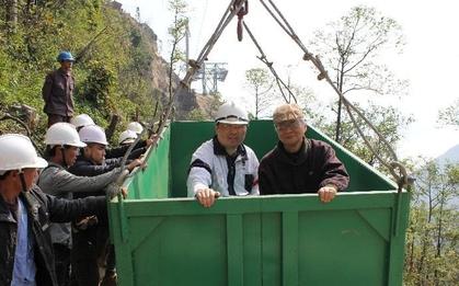 Những bức ảnh chưa từng thấy về cáp treo Fansipan 10 năm trước: Đằng sau 15 phút lên nóc nhà Đông Dương