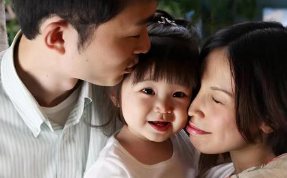Vì sao nhiều đứa trẻ vừa bị quát mắng xong, không tức giận mà còn chạy lại đòi ôm: Sự thật khiến bố mẹ phải lặng người!