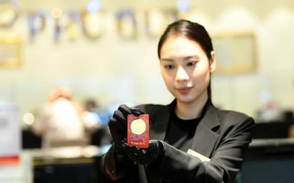 Giá vàng trong nước tăng 1,5 triệu đồng/lượng, vượt 143 triệu