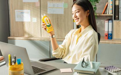 Từ phòng tập đến văn phòng: Thức uống thanh mát "bỏ túi" của giới trẻ