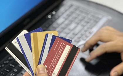 Mức phạt lên đến 200 triệu đồng nếu người dùng tài khoản ngân hàng có hành vi sau