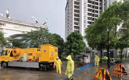 Mưa lớn vượt công suất thiết kế, Hà Nội giải bài toán chống ngập ra sao?