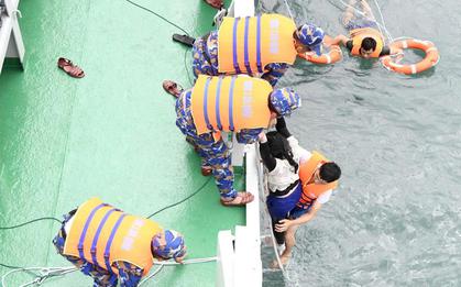 Vụ 3 cô gái bị sóng cuốn ở bán đảo Sơn Trà: Cứu sống được 1 người cách bờ hơn 2 hải lý