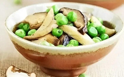 Món ăn này làm nhanh chóng, nguyên liệu đầy chợ, ngon miệng đến nỗi cả nước sốt cũng hết veo