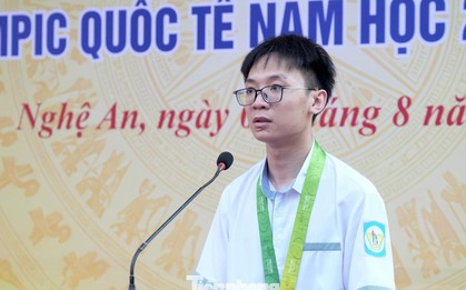 Nam sinh lớp 11 giành cú đúp huy chương Olympic quốc tế