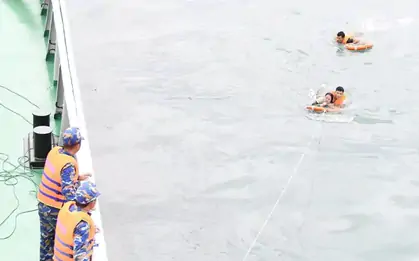 Vụ ba cô gái bị sóng cuốn mất tích: Tụi em bám lấy nhau nhưng sóng lôi ra xa rồi không thấy nhau nữa