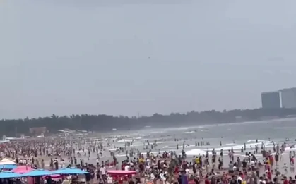 Bãi biển Vũng Tàu đông nghịt