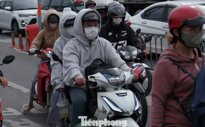 Lỉnh kỉnh hành lý, quà quê, người dân trở lại TPHCM sớm