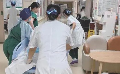 Sinh xong bé gái, người phụ nữ mới biết vẫn còn em bé trong bụng