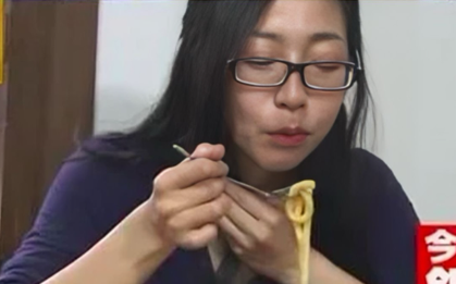 Phát hiện một nữ nhân viên văn phòng lương "bình thường" nhưng tự mua được 3 căn nhà ở tuổi 34
