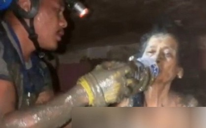 Người phụ nữ mất tích 10 ngày dưới đống đổ nát: Gia đình làm lễ tang, đội cứu hộ phát hiện chuyện khó tin