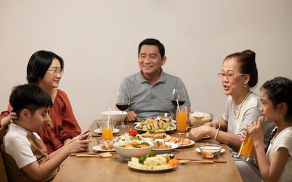 Những gia đình lâu ngày không ăn uống, tụ họp, thăm hỏi ai thường đang cho thấy 3 sự thật nhói lòng
